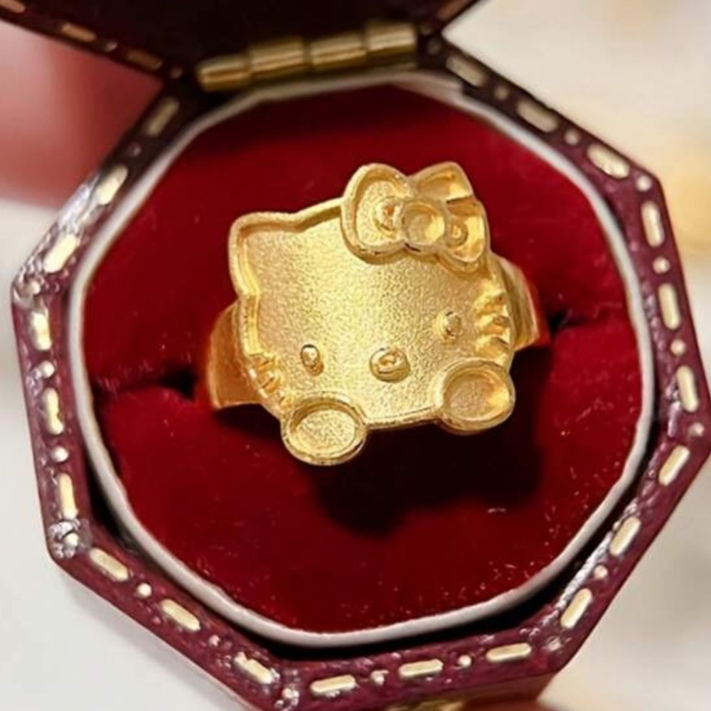 Sanrio Gold-Plated Hello Kitty Adjustable Stainless Steel Ring - Picture 2 of 10